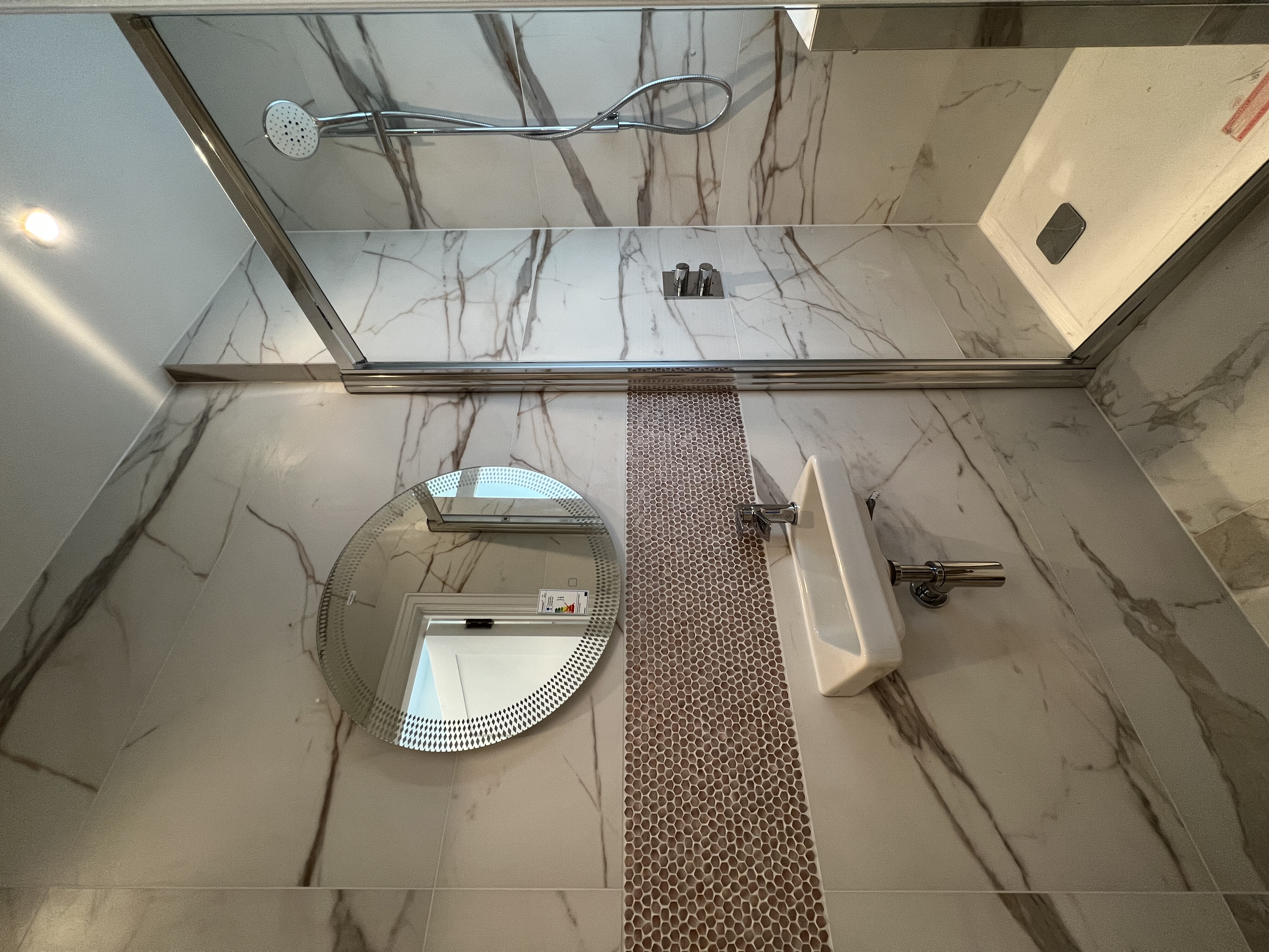Bathroom image 5