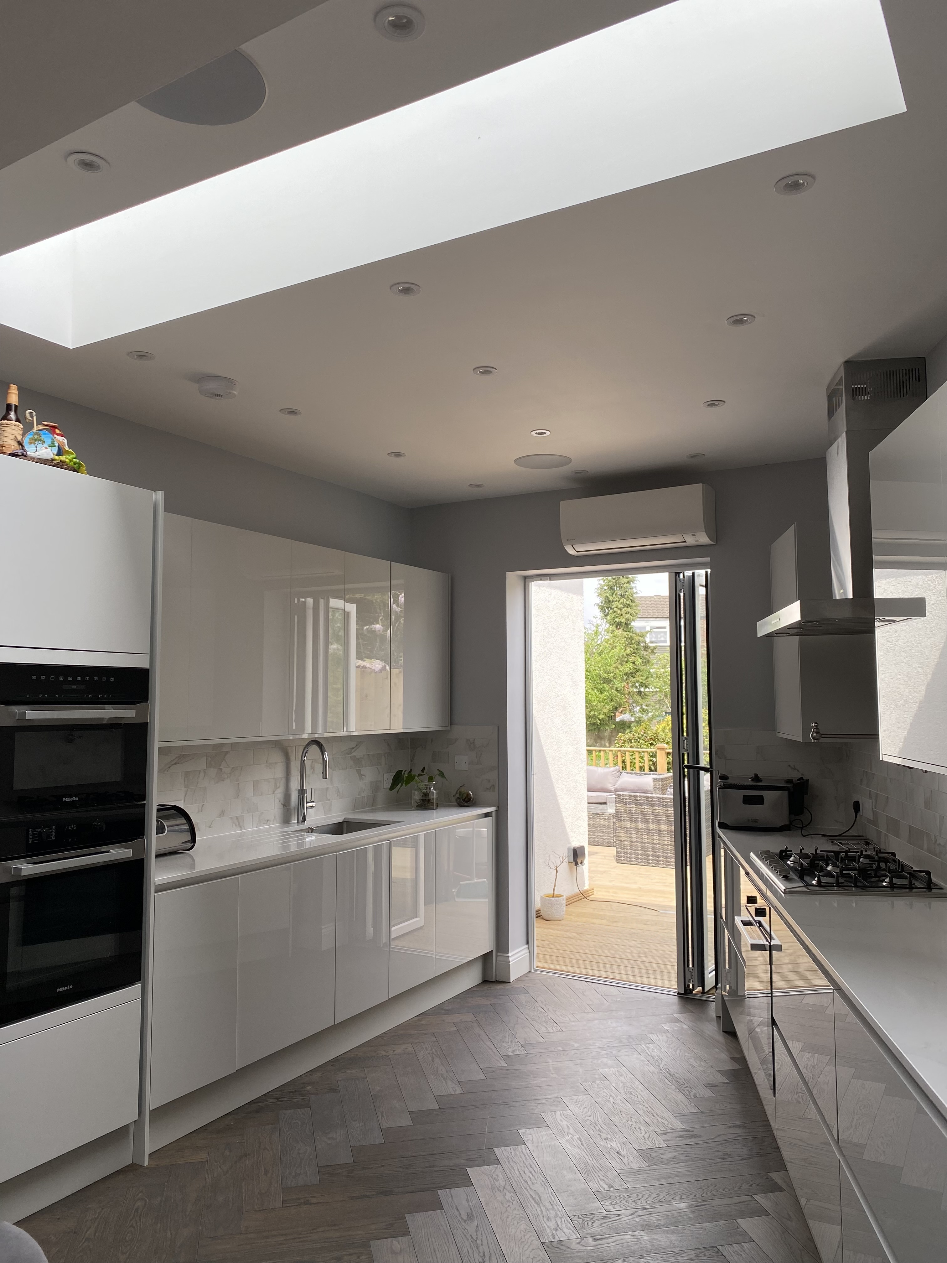 Kitchen image 5